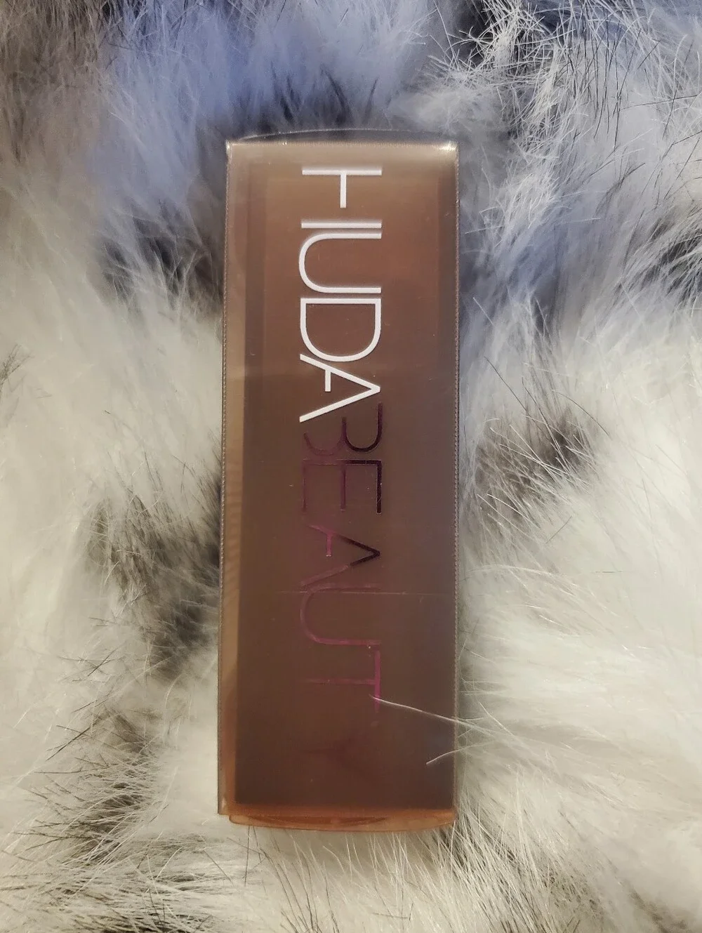 HUDA Beauty Sweet Nudes Cream Glow Lipstick in Amore-  Rosy Berry Mocha